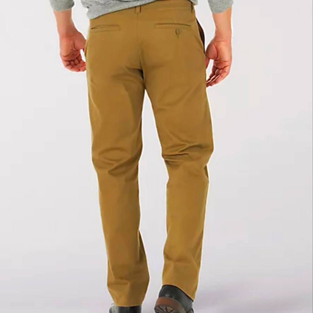 Lee Khakis